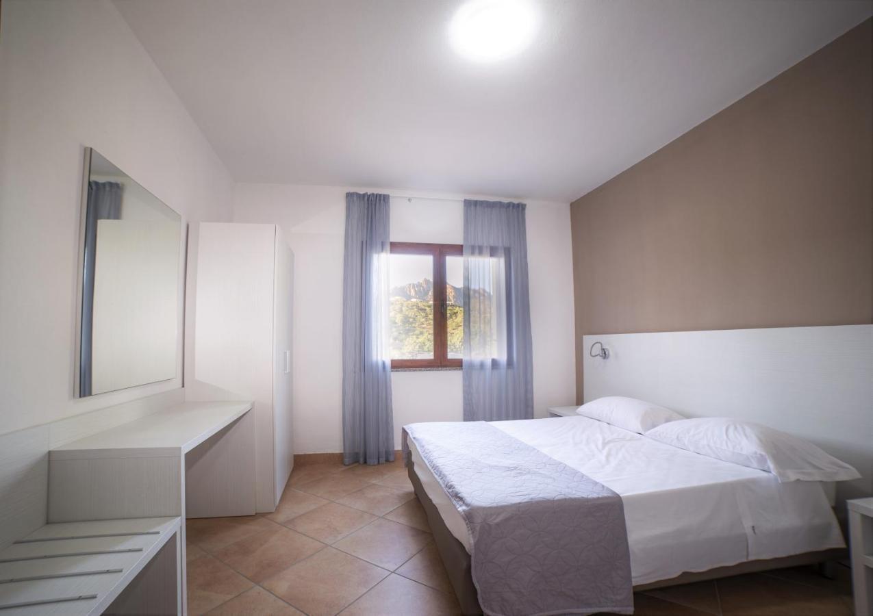 Marina di Gairo Babai Village Resort מראה חיצוני תמונה