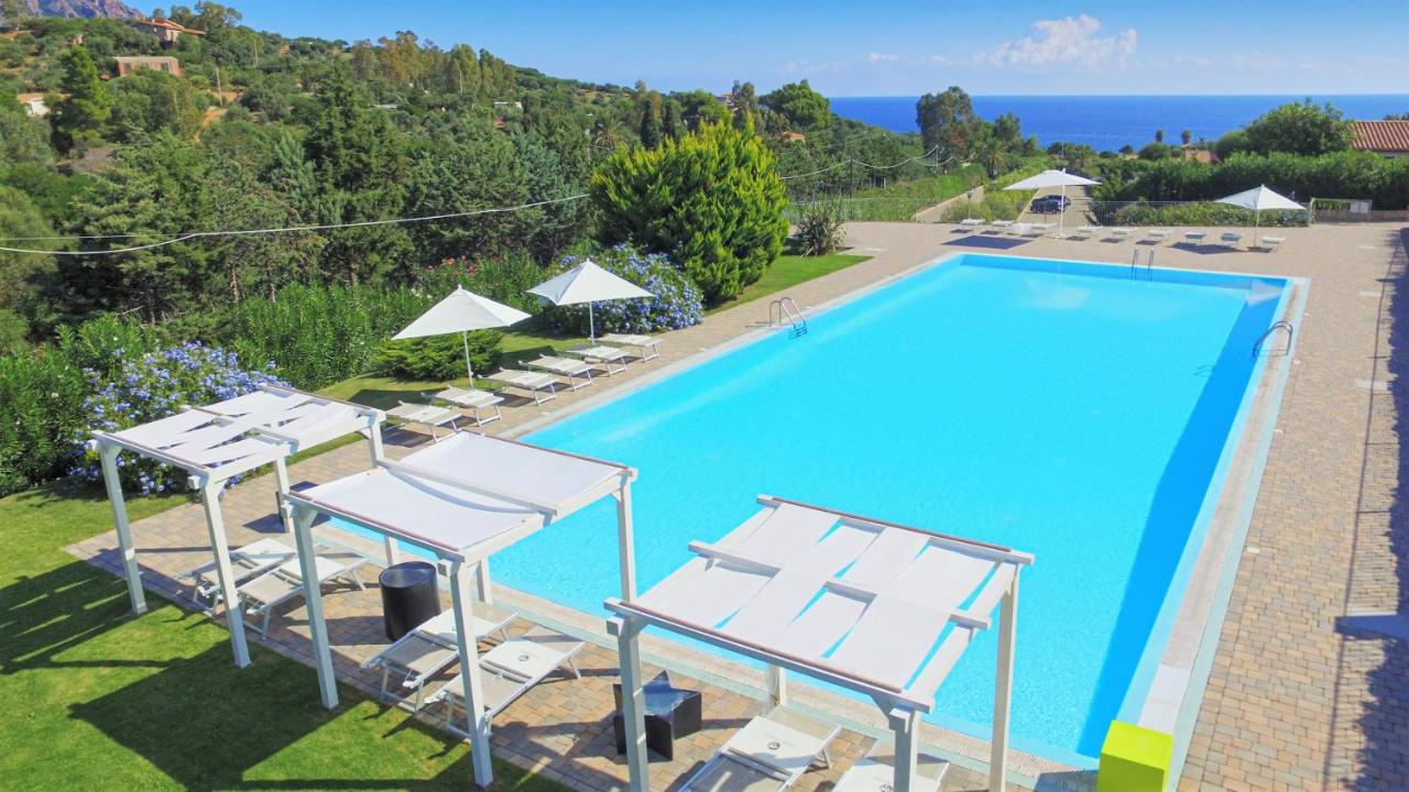 Marina di Gairo Babai Village Resort מראה חיצוני תמונה