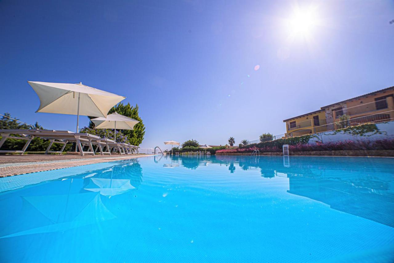 Marina di Gairo Babai Village Resort מראה חיצוני תמונה
